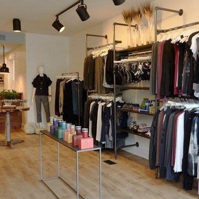 Brands we carry: ALO, Beyond Yoga, Chaser, Marlyn Schiff, n:Philanthropy, Spiritual Gangster, Me&Ro, Split59, Teeki, Vimmia