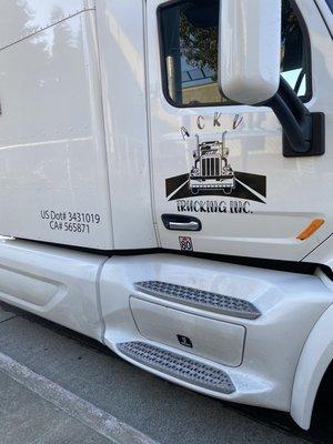 Semi-truck and vehicle graphics! Promote your business today and reap the benefits while you drive.