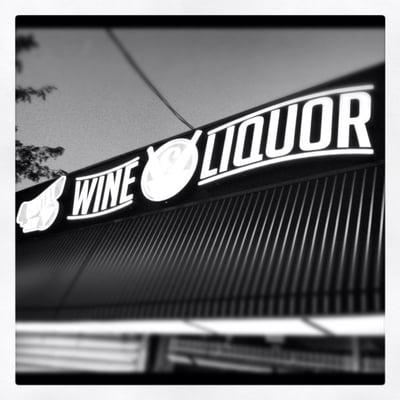 Country Club Wine and Liquor