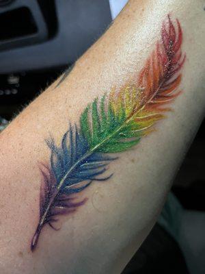 No black outlining at all! It's all color, blending, and shading! Very delicate work! Great job!!