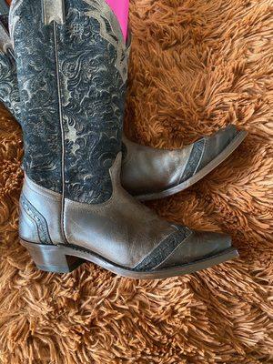 Alla Tailor & Shoe Repair