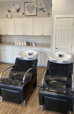 Relaxing shampoo area