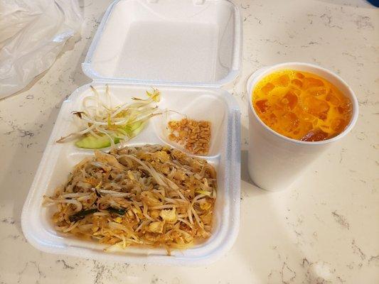 Chicken Pad Thai, Thai Iced Tea
