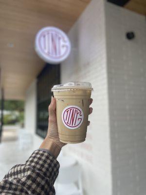 ig: @whatsviveating | iced vanilla latte