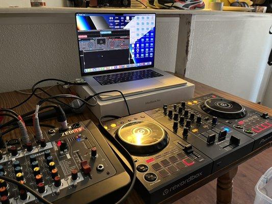 OneOhana Arts & Entertainment