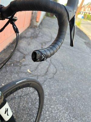 Old bar tape and I specifically said I have new tape.. Who cares though!!