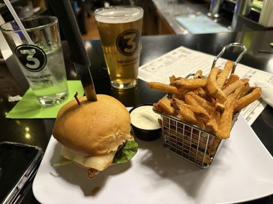 Me's burgers & brews