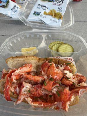 Classic lobster roll very good and heard others complimenting on their rolls too!