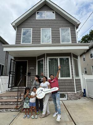 Samanta Martinez Familiar -  eXp Realty