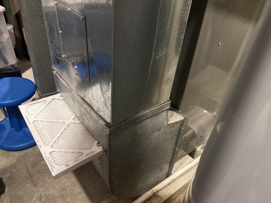 This is how the filter "fits"