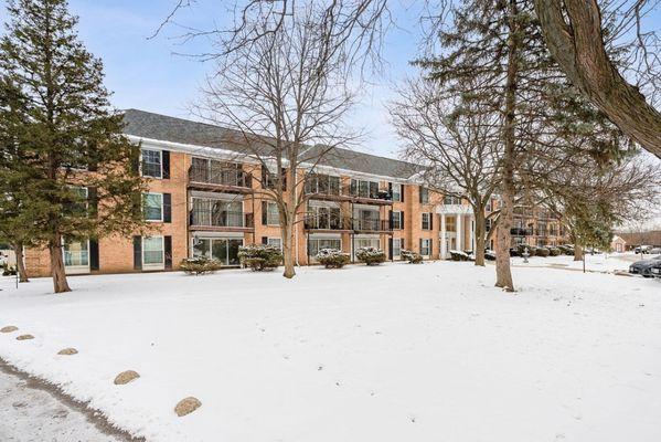 Carriageway Court Condominiums