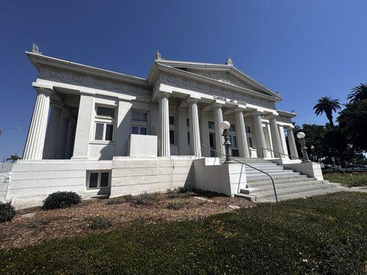 Beautiful non open vuilding