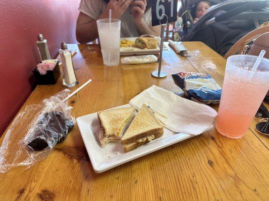 Plain and Fancy Sandwich Shoppe