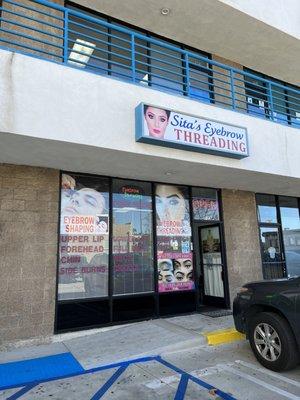 Sita's Eyebrow Threading