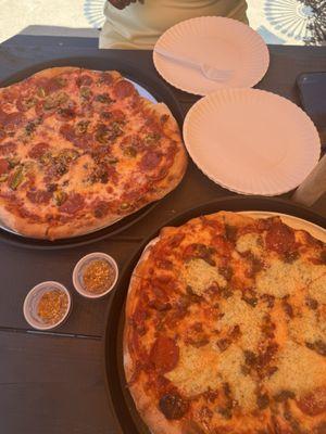 spicy pepperoni pizza, all meats pizza