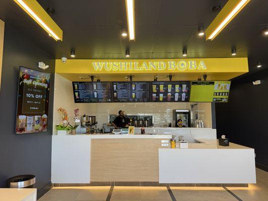 Drink display, staff area and where you pick up drinks