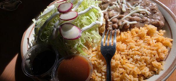 Plato de tres tacos . Freshly made and flavorful