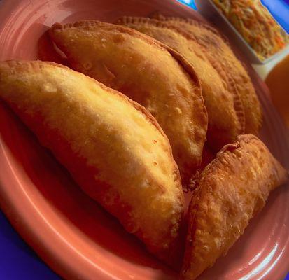 Elle's Patties & Catering