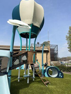 2-5 playground, hot air balloon themed