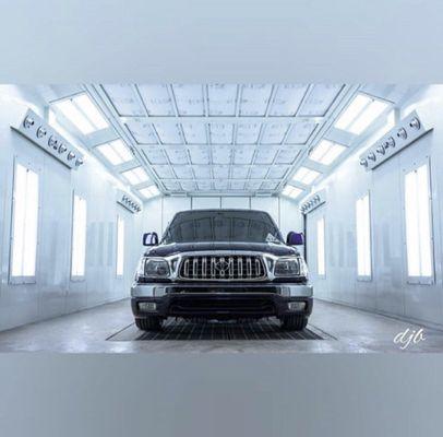 Bob's Auto Refinishing