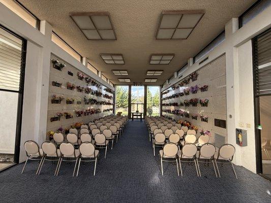 Holy Cross Cemetery & Mausoleum