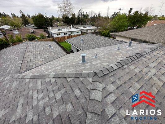 Larios Roofing
