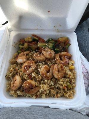 Shrimp and fried rice. Hot and great tasting. I am glad I found them while driving in LR. Gooood