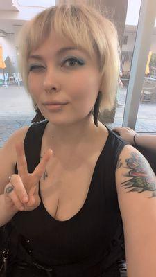 Got my hair done by Alexis, amazing job! Great atmosphere and customer service. She knows her stuff!!!