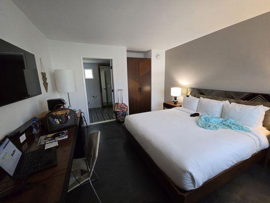 Clean hotel and great team. NIKO at bar area was awesome.