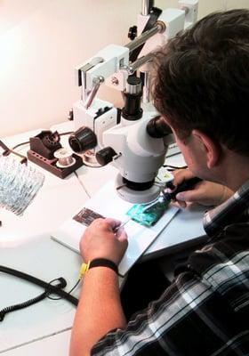 ACE Data Recovery expert working a on failed flash drive