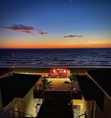 Angelenos Wood Fired Pizza