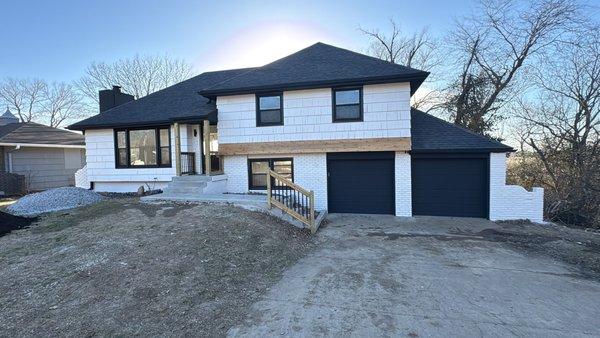 J & R De La Torre Remodeling