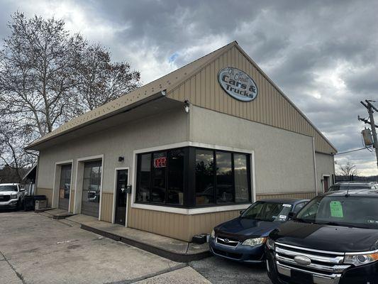 On the Circuit Cars & Trucks