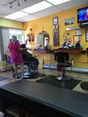 Bella's Unisex Salon