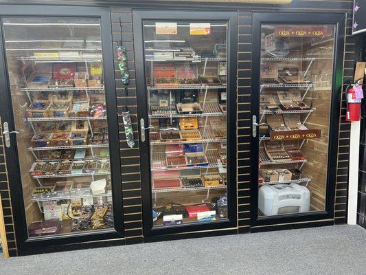 Royal Smokers Tobacco and Vape