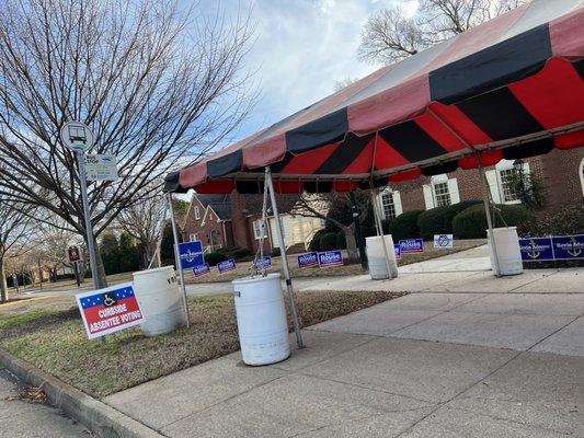 Curbside early voting