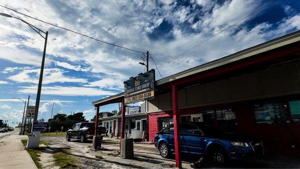 Royal Tire Shop