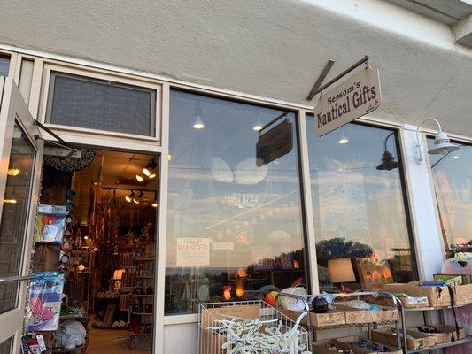 Sessoms' Gifts & Candies