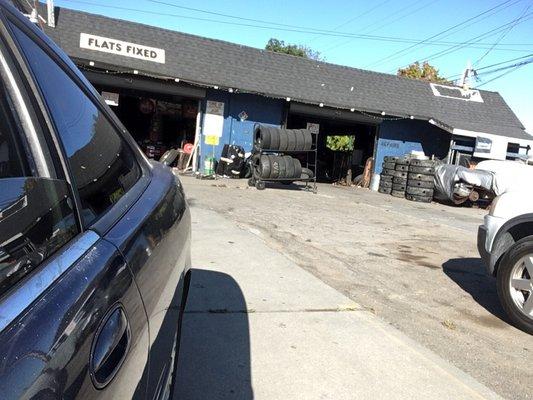 Nobodys here, Im leaving since they cant service my tire rotation