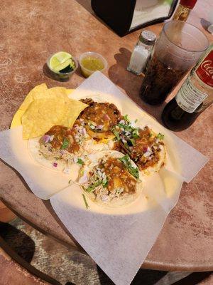 Los Caporales Taqueria