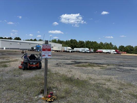Oak Grove Semi Parking