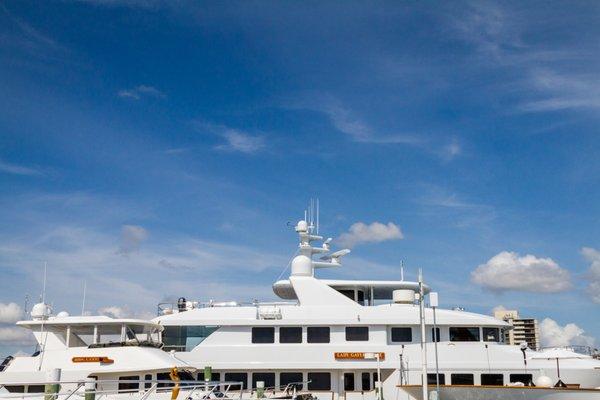 Lots of Yachts / Lots of Spots - W Palm Beach