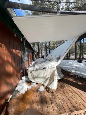 Collapsed shade structure