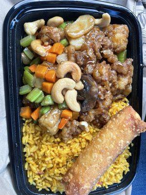 C7. Cashew chicken with rice and an egg roll for 10.25