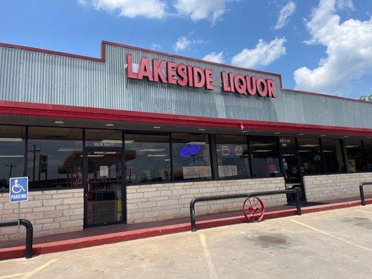 Entrance. Store front.