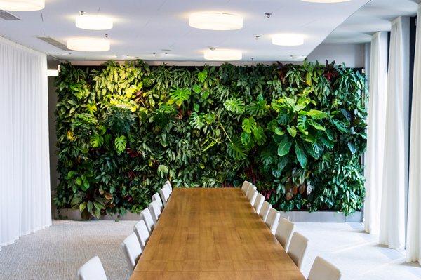 Jungle green living plant wall