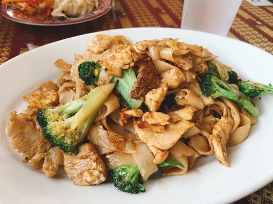 Pad See Ew (Chicken)