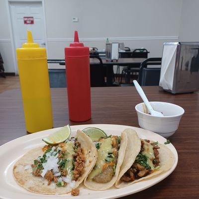 El Azteca Supermercado Y Taqueria