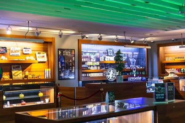 come enjoy the green dispensary vibes