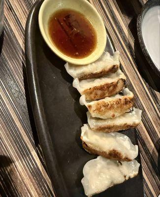 Gyoza (6 Pc)